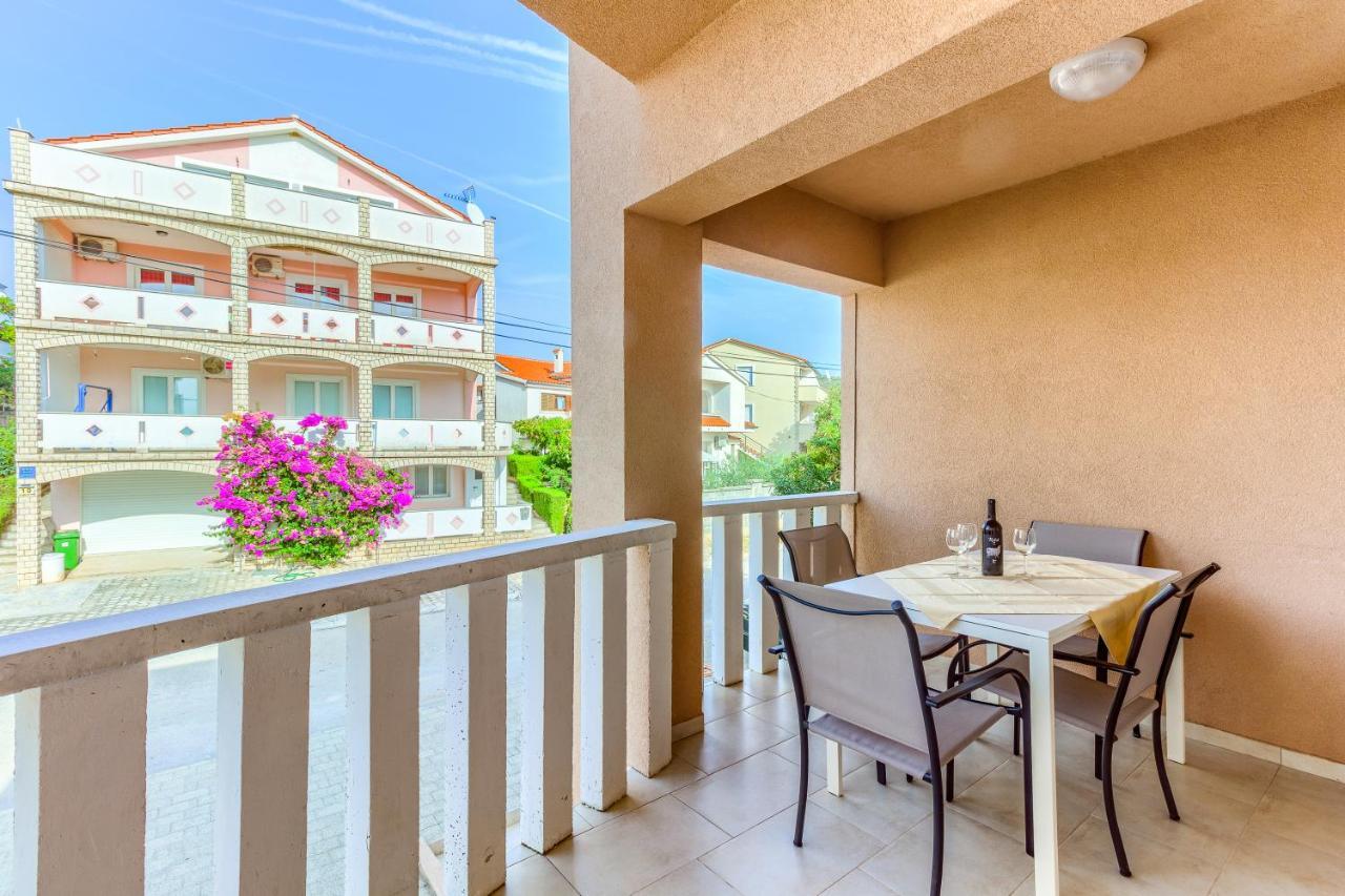 Villa Hana سفيتي بيتار المظهر الخارجي الصورة